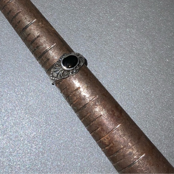 Vintage 925 Onyx Ring w/ Ornate Scrollwork Sz 6 - Picture 12 of 15